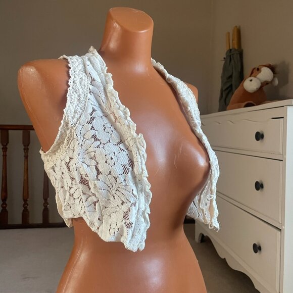Wet Seal Jackets & Blazers - Wet Seal Ivory Lace Cropped Vest – Size Small